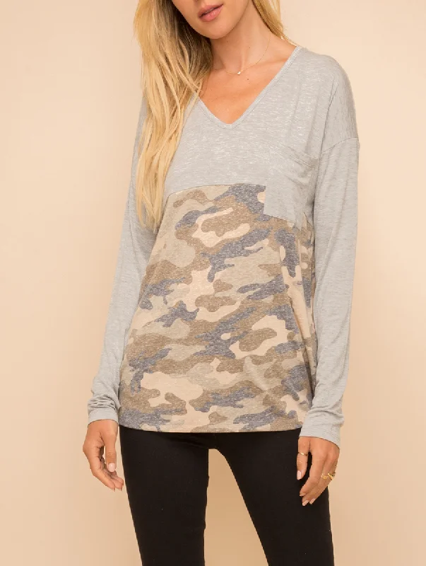 Lightweight Women Long Sleeve Top for Spring and AutumnBorn For Camo V-Neck Long Sleeve