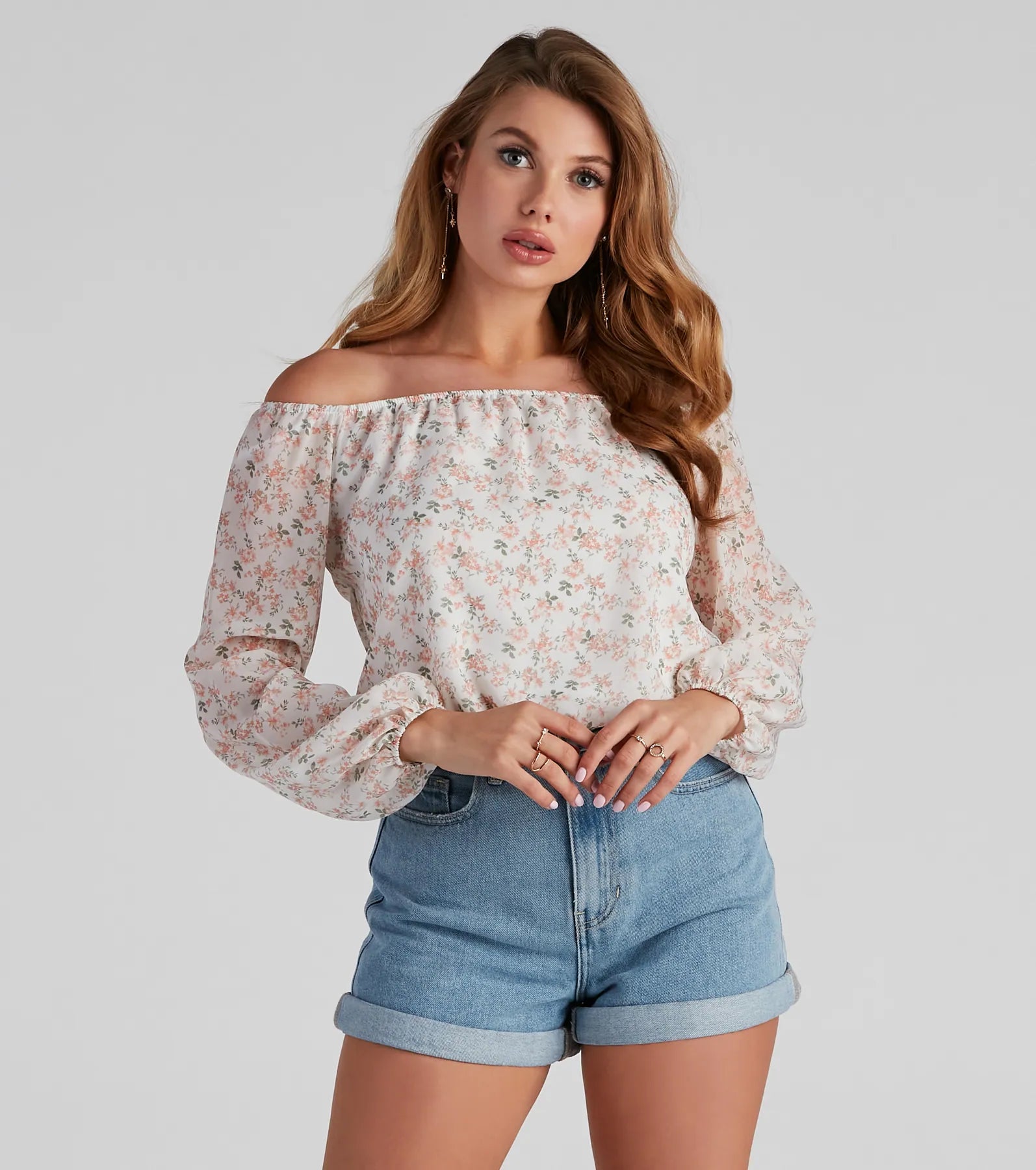 Puffer - Sleeve Women Long Sleeve Top for a Fashion - Forward LookCute And Dainty Floral Blouse