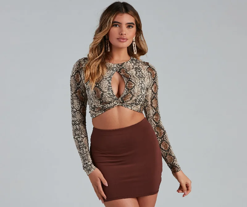 Metallic Accent Women Long Sleeve Top for a Glamorous LookTwist Of Fate Snake Print Crop Top