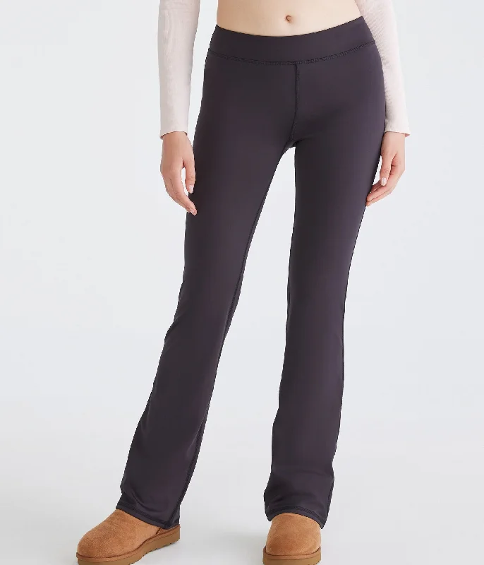 Pleated women trousers for a sophisticated and formal lookAeropostale Air Sculpt Low-Rise Bootcut Leggings