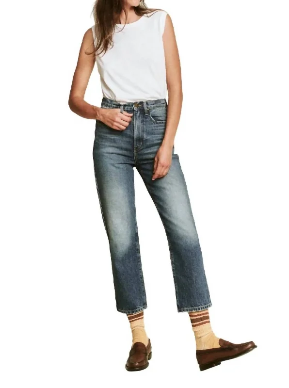 High - waisted women trousers for a flattering and retro lookBarrel Jean In Saddle Wash