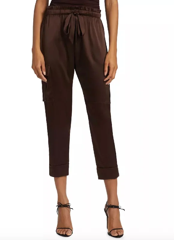 Jogger women trousers for a casual and sporty vibeCarmen Cargo Classic Pants In Clove