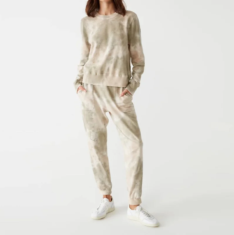 Striped women trousers with a nautical or modern patternEden Jogger In Champagne Combo