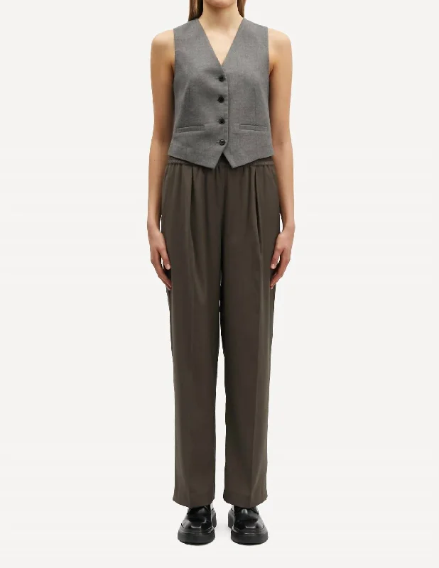 Printed women trousers with floral patterns for a feminine touchJulia Trouser Pants In Dusty Olive