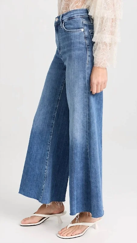 High - waisted women trousers for a flattering and retro lookLe Palazzo Crop In Daphne Blue