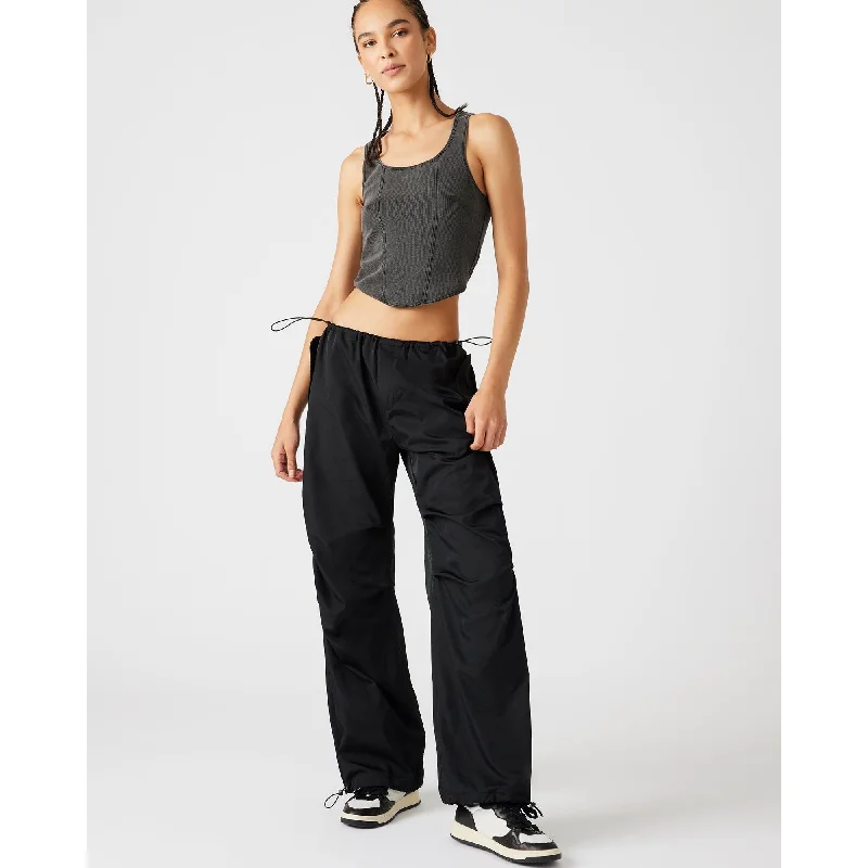 Straight - leg women trousers with a classic and timeless designPia Parachute Pant Black