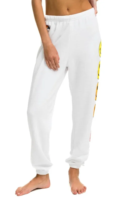 Elastic - waist women trousers for ultimate comfortSmiley Sunset Sweatpants In White