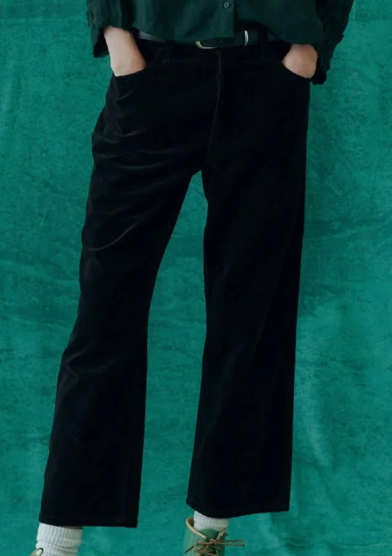 Wide - leg women trousers for a modern and elegant styleThe Velvet Wayne Jean In Black Black