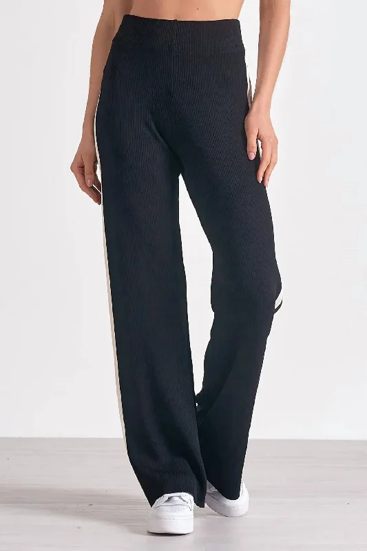 Pleated women trousers for a sophisticated and formal lookWyatt Pant Pull On Side Pant In Black/white