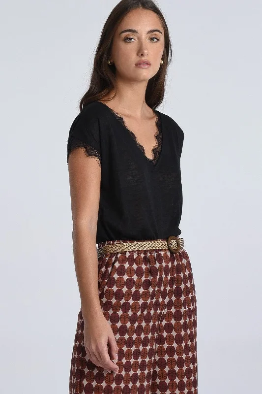 Cropped Women Sweater to Pair with High - Waisted BottomsMolly Bracken Woven Belt