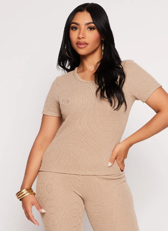 Plus - Size Women Sweater with a Flattering FitRibbed Knit Short Sleeve Sweater