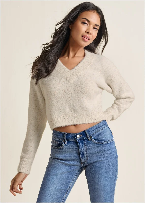 Oversized Women Sweater for a Cozy and Fashionable LookV-Neck Sweater - White Multi