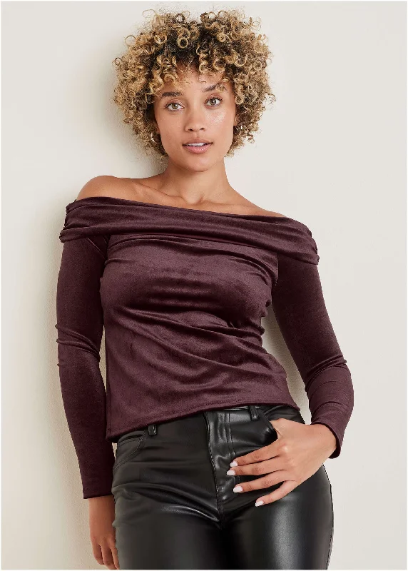 Hand - Knitted Women Sweater with Artisanal CharmOff-The-Shoulder Velvet Top - Wine