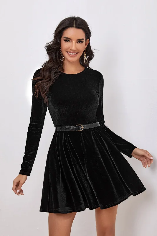 Long - Sleeve Women Dress in Velvet for a Luxurious Winter LookBlack A Line Long Sleeves Cocktail Party Dress