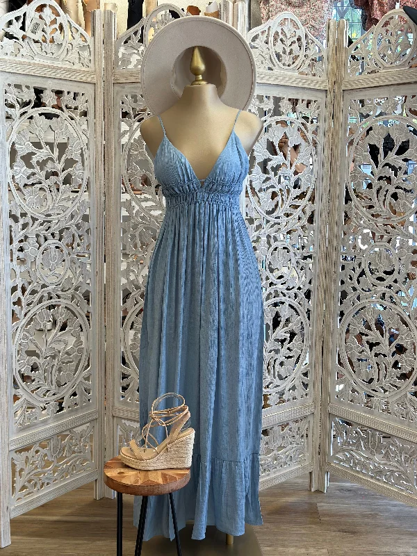 Pleated Women Dress with a Timeless and Elegant TextureChambray Maxi Dress