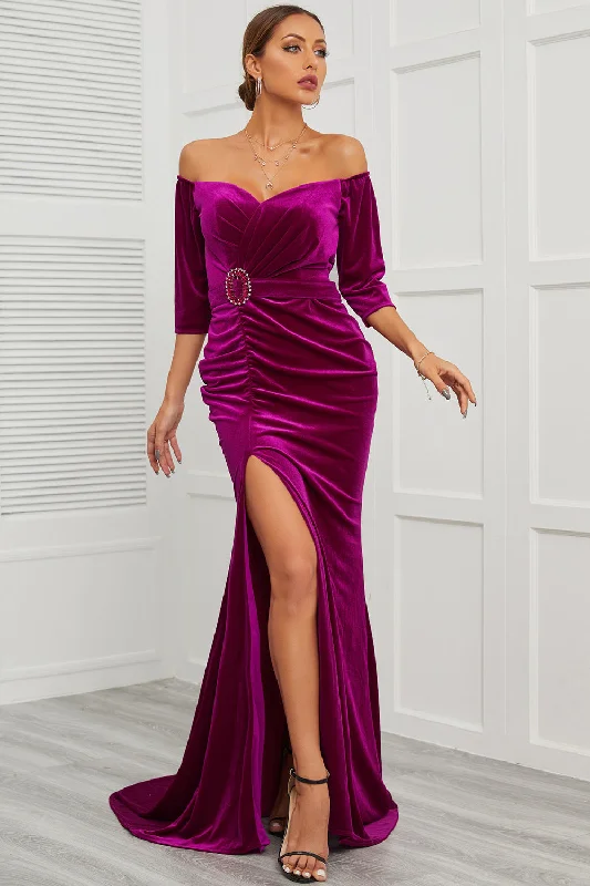 Long - Sleeve Women Dress in Velvet for a Luxurious Winter LookMermaid Off the Shoulder Prom Dress with Split Front