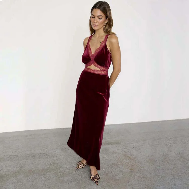 Little Black Women Dress with Sequins for a Glamorous Night OutBurgundy Velvet Mimi Dress