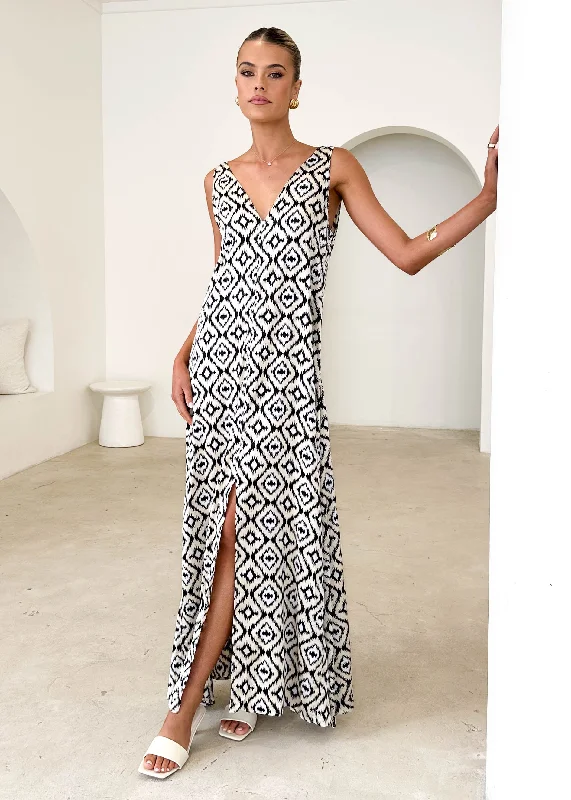 Mini Women Dress with a Short Hem for a Young and Trendy StyleCantina Maxi Dress - Cream Ikat