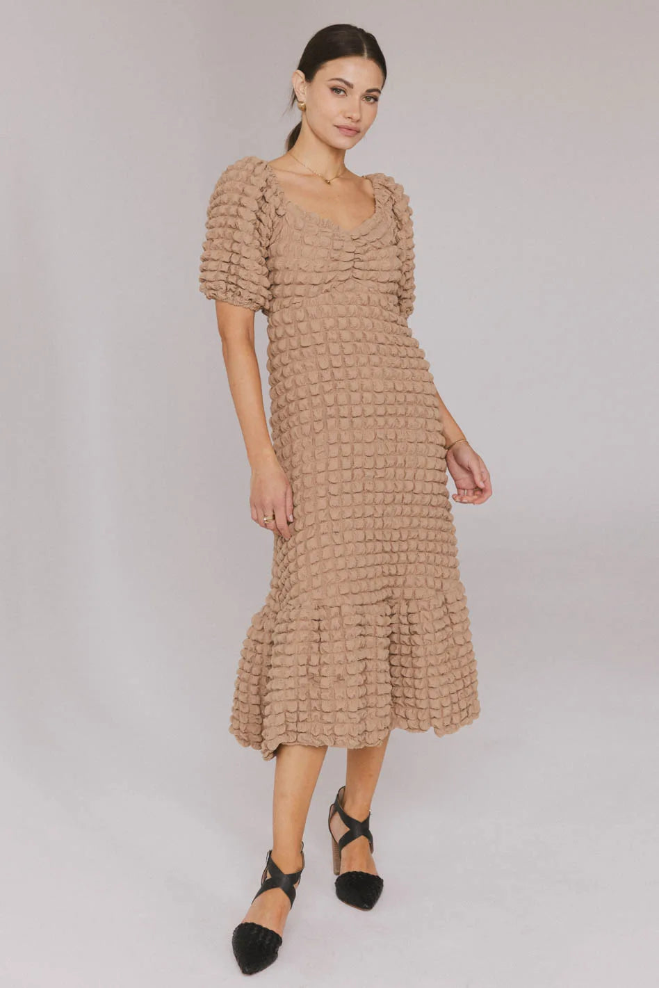 Long - Sleeve Women Dress in Velvet for a Luxurious Winter LookMiley Bubble Texture Dress in Tan