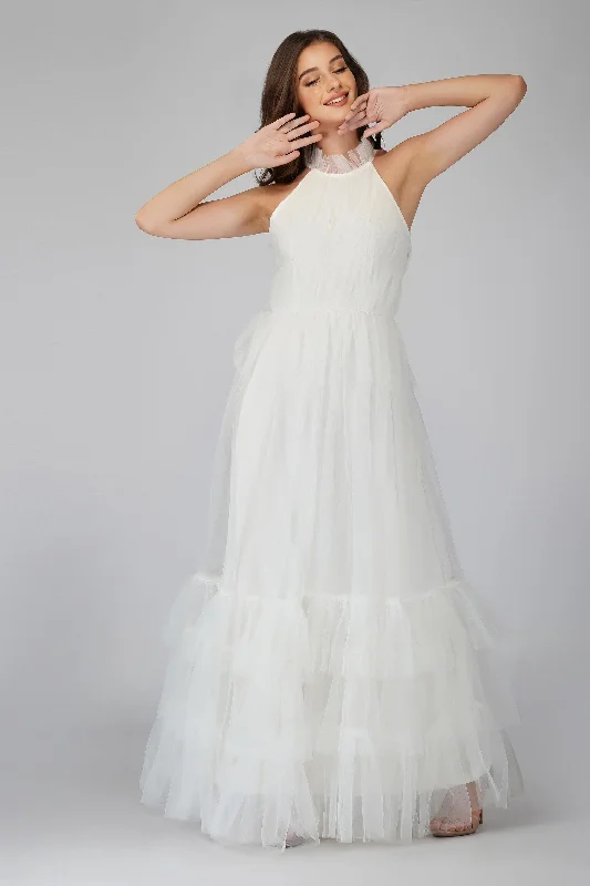 Ball Gown Women Dress with a Full Skirt for a Princess - like LookSafa Bridal Tulle Gown in Ivory