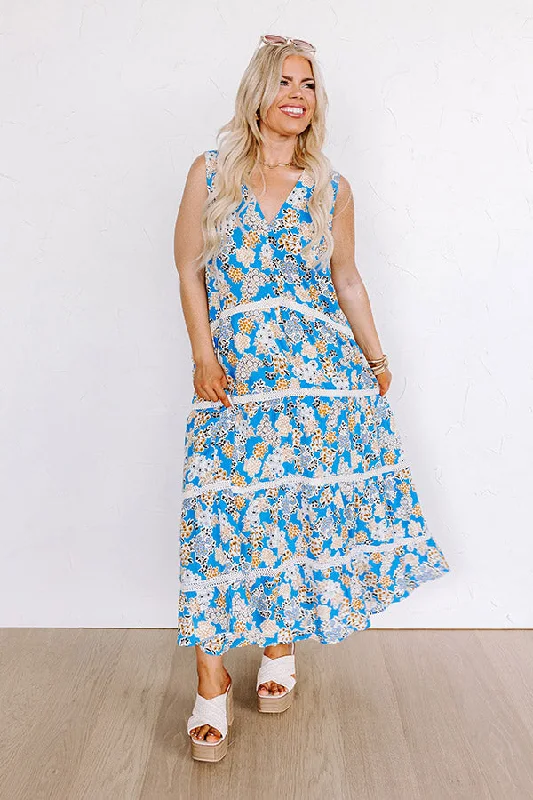 Mini Women Dress with a Short Hem for a Young and Trendy StyleSan Fran Cafe Floral Maxi Dress Curves