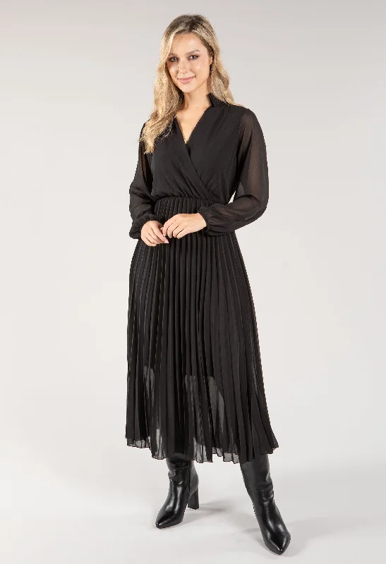 Plus Size Women Dress with a Flattering A - Line Cut for Comfort and StyleWrap Bodice Pleated Dress