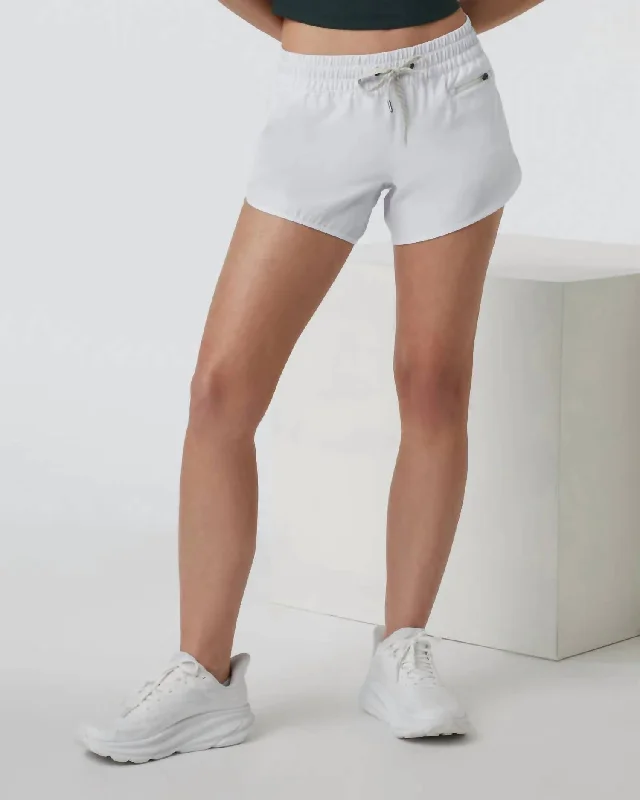 Denim Women Shorts with Distressed Details for a Casual VibeClementine Short 2.0 In White