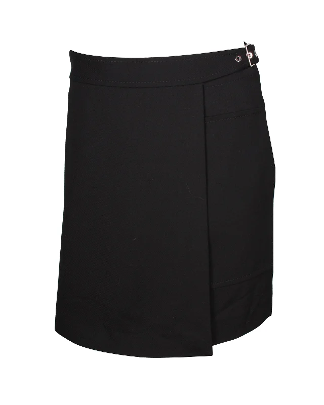 Bermuda Women Shorts for a Classic and Sophisticated LookHermes Overlap Detail Shorts in Black Wool