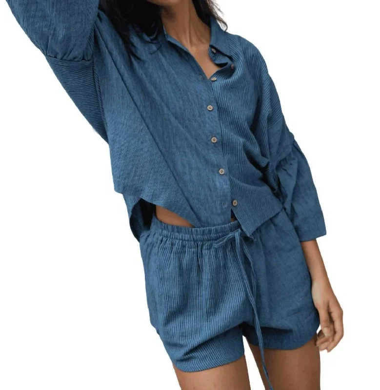 High - Waisted Women Shorts for a Retro and Flattering LookTum Shorts In Black/ocean Blue