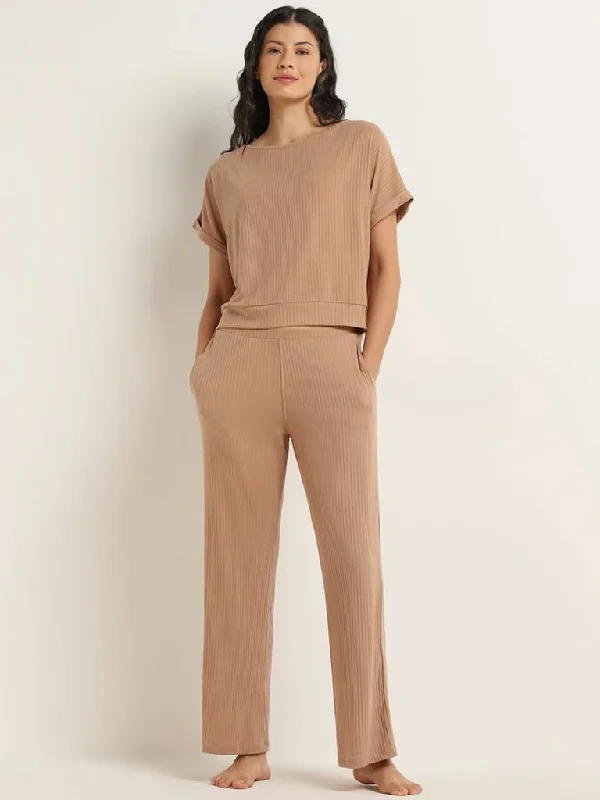 High - Waisted Women Shorts for a Retro and Flattering LookWunderlove Light Taupe Ribbed High-Rise Pants