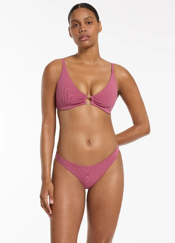 High - waisted women swimwear for a retro and flattering lookIsla Rib C-D Triangle Bikini Top - Mauve