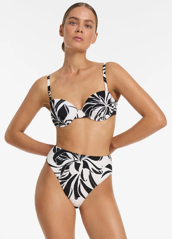 Printed floral women swimwear for a feminine and colorful beach vibeQueen Of The Night Moulded Balconette - Cream